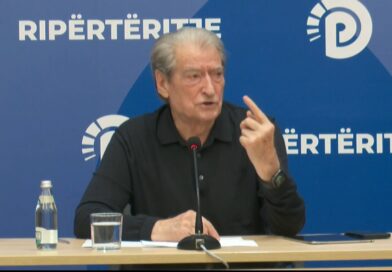 Berisha: Vetëm demokratët mund t’i japin goditjen përfundimtare këtij regjimi! Pa largimin e Ramës, Shqipëria vetëm do rrokulliset