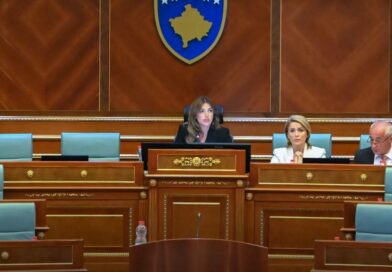 Albulena Haxhiu zgjidhet Kryetare e Kuvendit të Kosovës