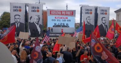 LIVE – Gjithçka gati për marshin “Kosova po pret” – qytetarët nisin të mblidhen në mbështetje të ish-krerëve të UÇK-së