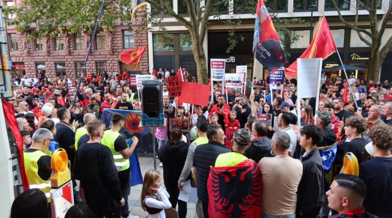 ‘‘Jo në emrin tim’’ – Protesta kundër dënimit të ish-krerëve të UÇK’së në Gjermani, Francë dhe Suedi