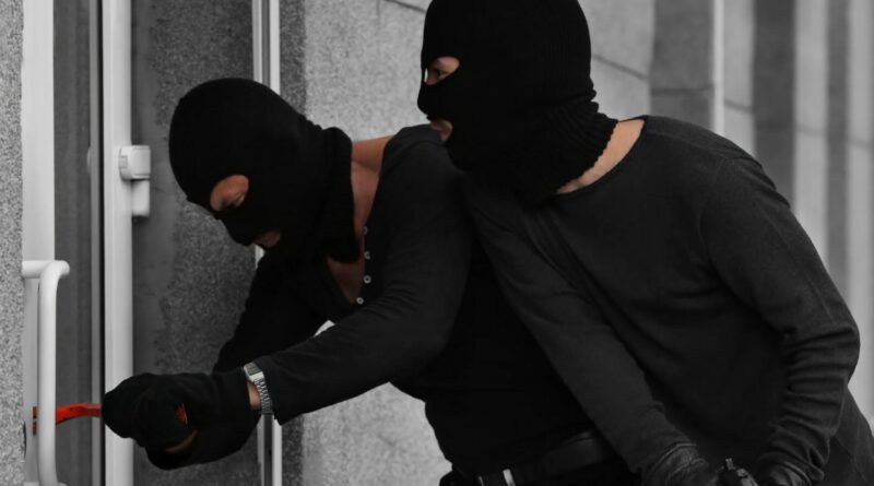Policia kap katër hajdutë nga Likova dhe Kosova për 10 vjedhje të rënda në Tetovë