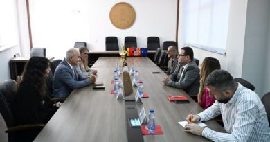 Universiteti i Tetovës dhe Ambasada e SHBA-së në Shkup synojnë zgjerimin e bashkëpunimit akademik