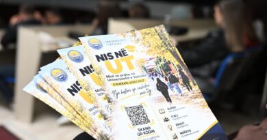 Universiteti i Tetovës i hapi dyert për studentët e rinj