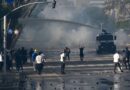 Dita e 12 e protestave në Shqipëri – Përplasjet mes protestuesve dhe policisë