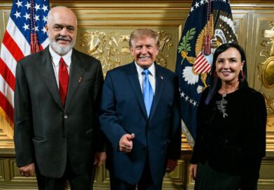 Rama publikon foton me presidentin amerikan Donald Trump dhe ironizon: Ndoshta s’del që është AI